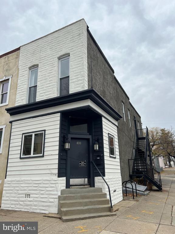 Building Photo - 400 W 23rd St