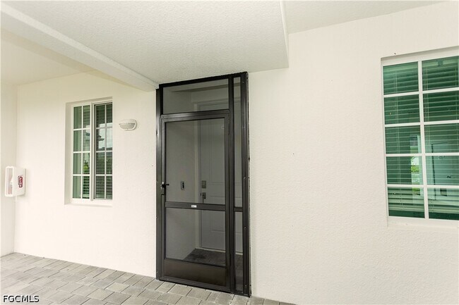 Building Photo - 15375 Grn Acrs Ave