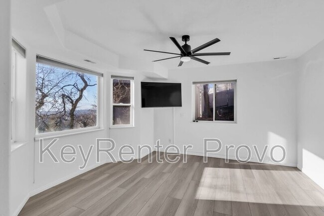 Building Photo - 1559 Oak Cliff Dr