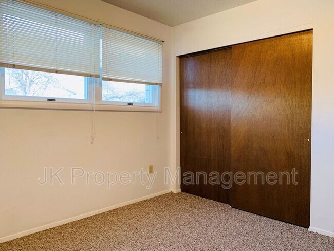 Building Photo - 4236 Central Ave