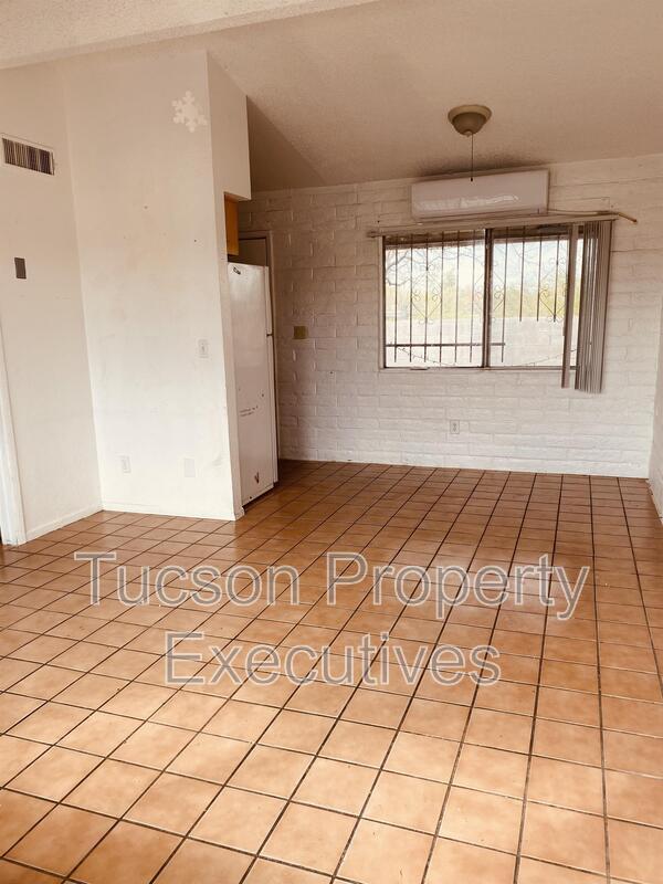 Building Photo - 5756 S Park Ave