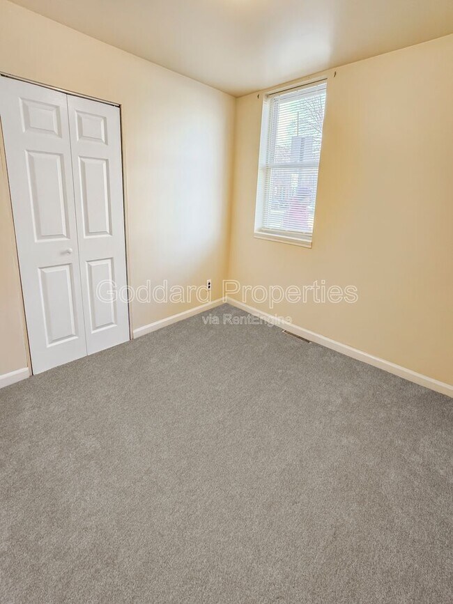 Building Photo - 1801 S Charles St