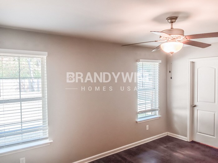 Building Photo - 2260 Webbing Dr