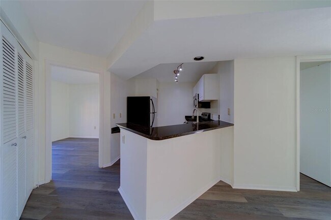 Building Photo - 115 112th Ave NE