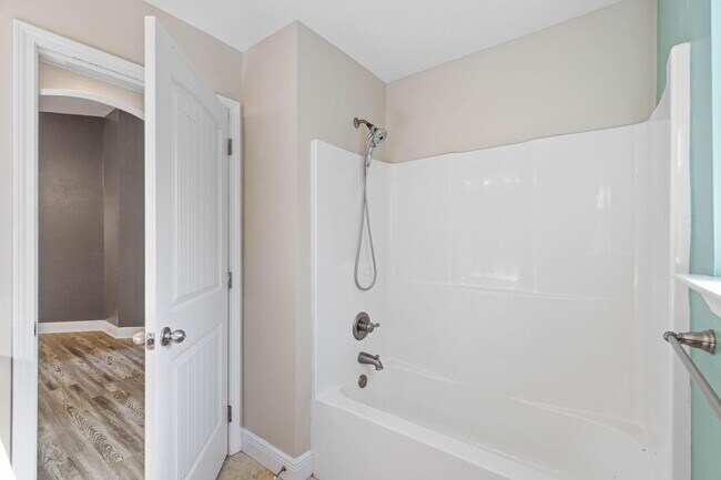 Building Photo - 227 January Ct