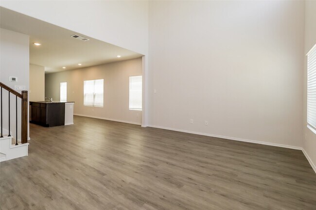 Building Photo - 15252 Estrella Rd E