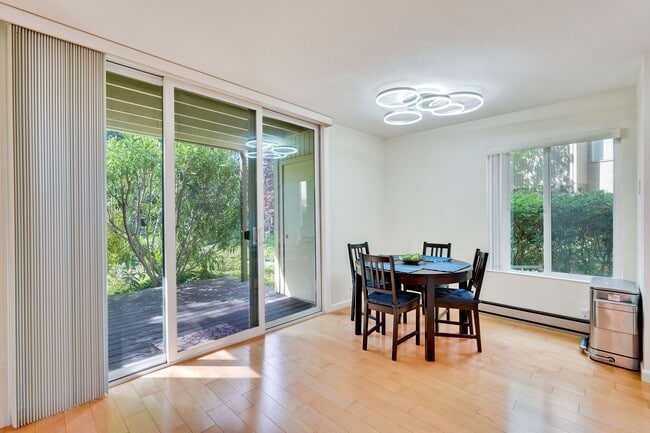 Building Photo - 505 Cypress Point Dr