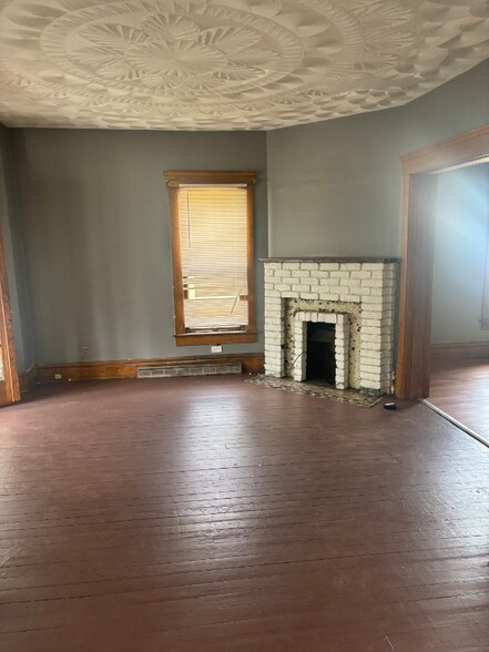 Building Photo - 255 Berman Ave