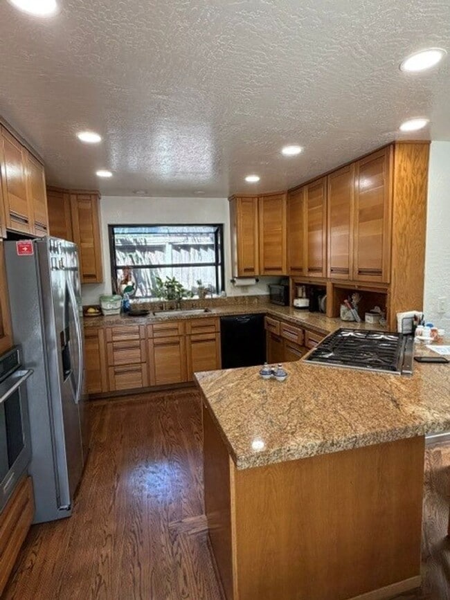 Building Photo - Emerald Hills Retreat, 4BR/3BA + Private ADU on Expansive Grounds