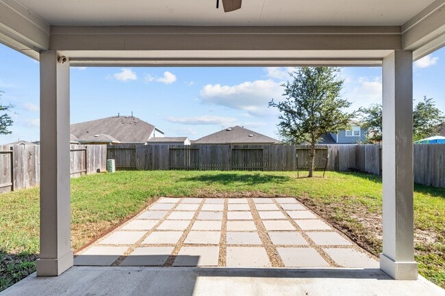 Building Photo - 2218 Levant Ln