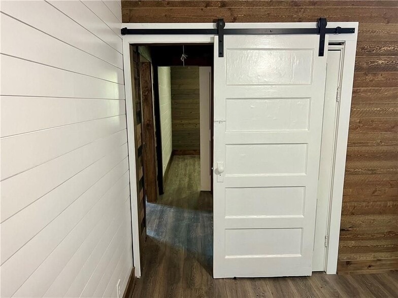 Building Photo - 3521 Clay Rd SW