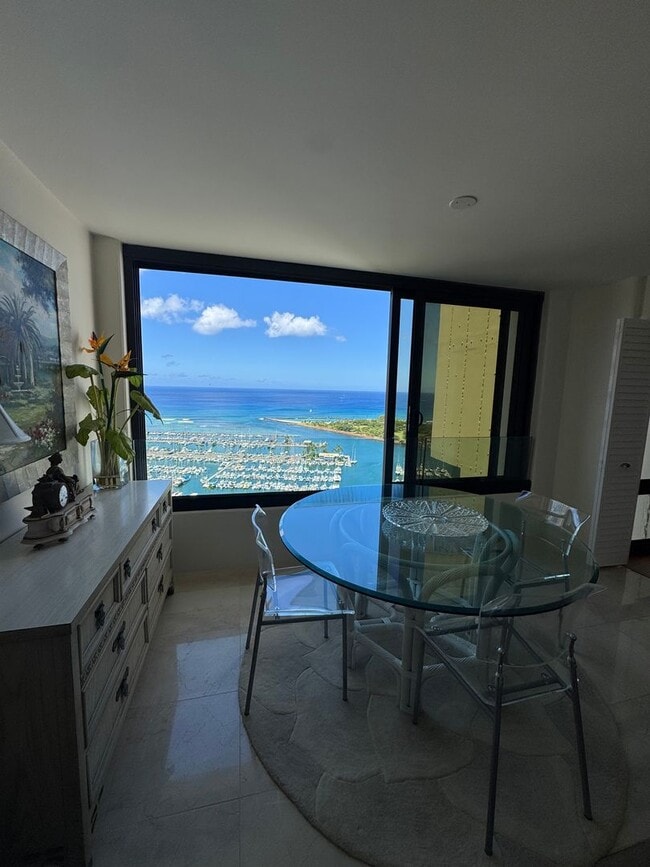 Building Photo - Luxury High-Rise Living with Panoramic Ocean Views at Yacht Harbor Towers