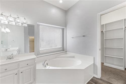 Building Photo - 7744 Bridlewood Ct