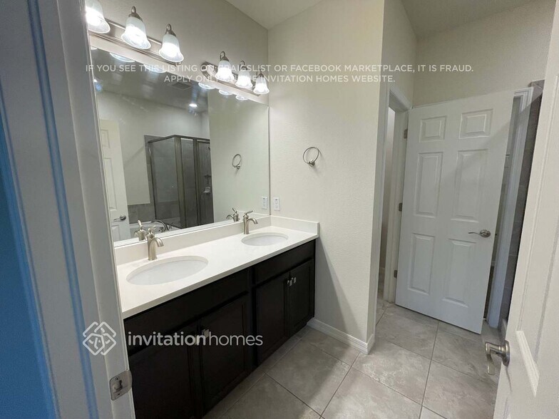 Building Photo - 2886 Grand Kemerton Pl