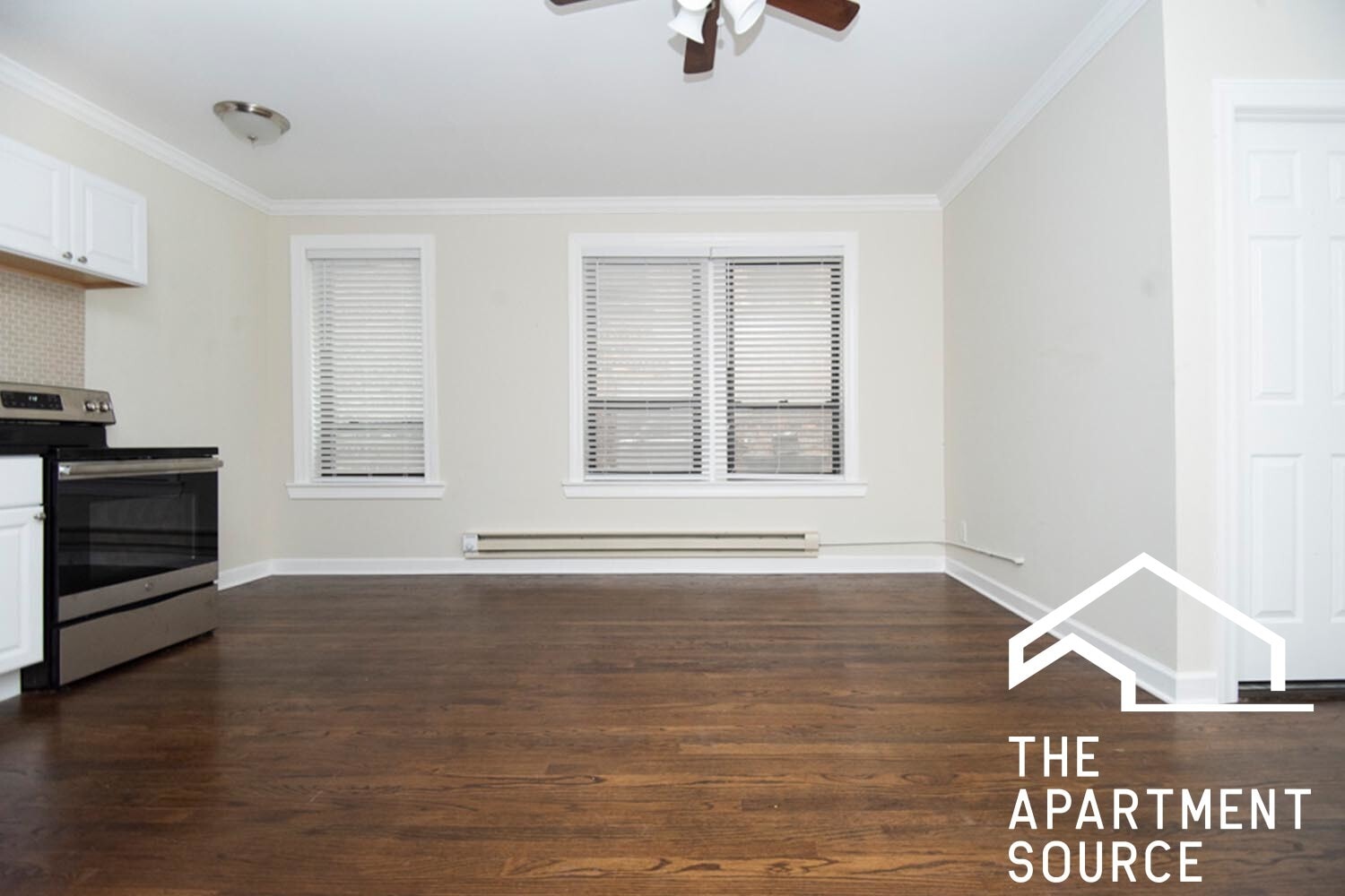 Building Photo - 3849 N Greenview Ave