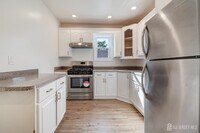 Building Photo - 360 Alpine St