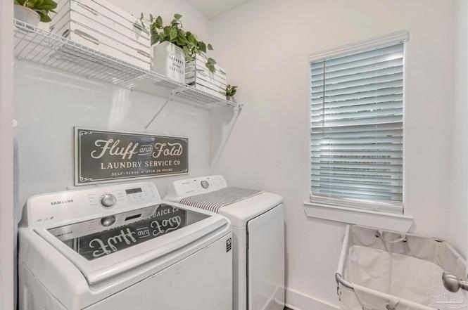 Building Photo - 4675 Geneva Dr