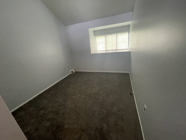 Spare Bedroom - 7601 Crittenden St