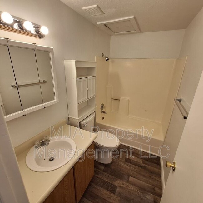 Building Photo - 4642 S Arlington Park Dr