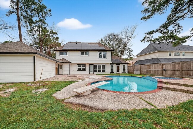 Building Photo - 2402 Oak Shores Dr