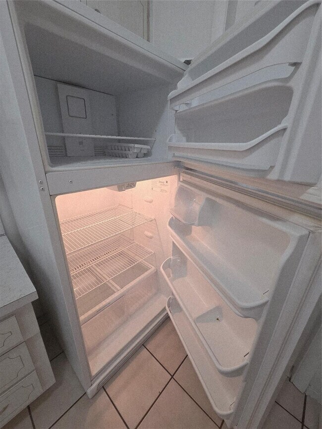 Building Photo - 1007 N 19th Ave