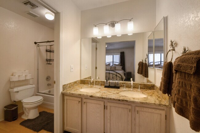 Building Photo - 10407 N Fair Desert Dr