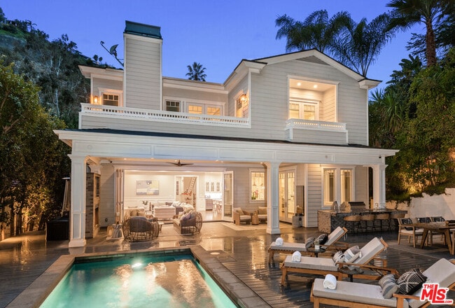 Building Photo - 1836 Laurel Canyon Blvd