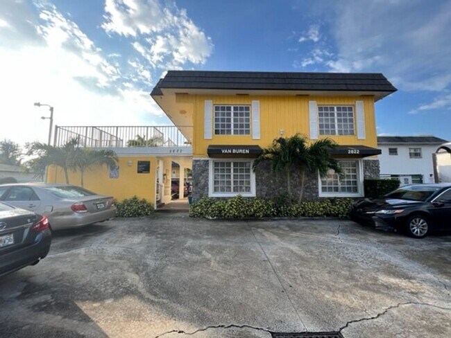 Building Photo - Van Buren St Apts II LLC