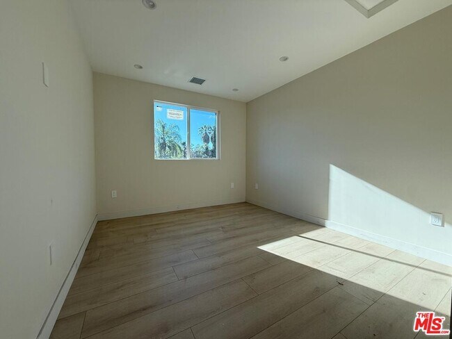 Building Photo - 7342 Forbes Ave