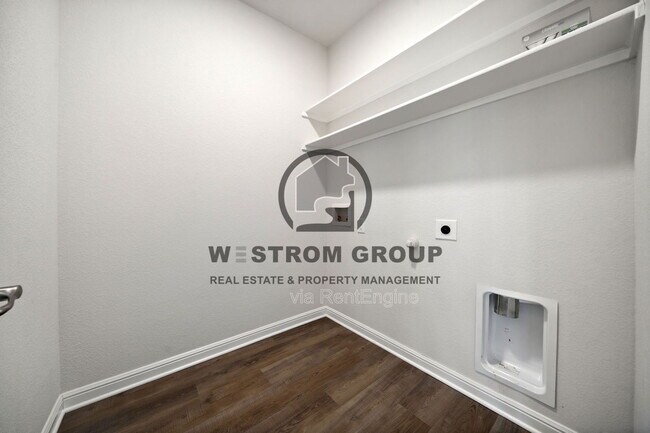 Building Photo - 1036 Cushing Dr