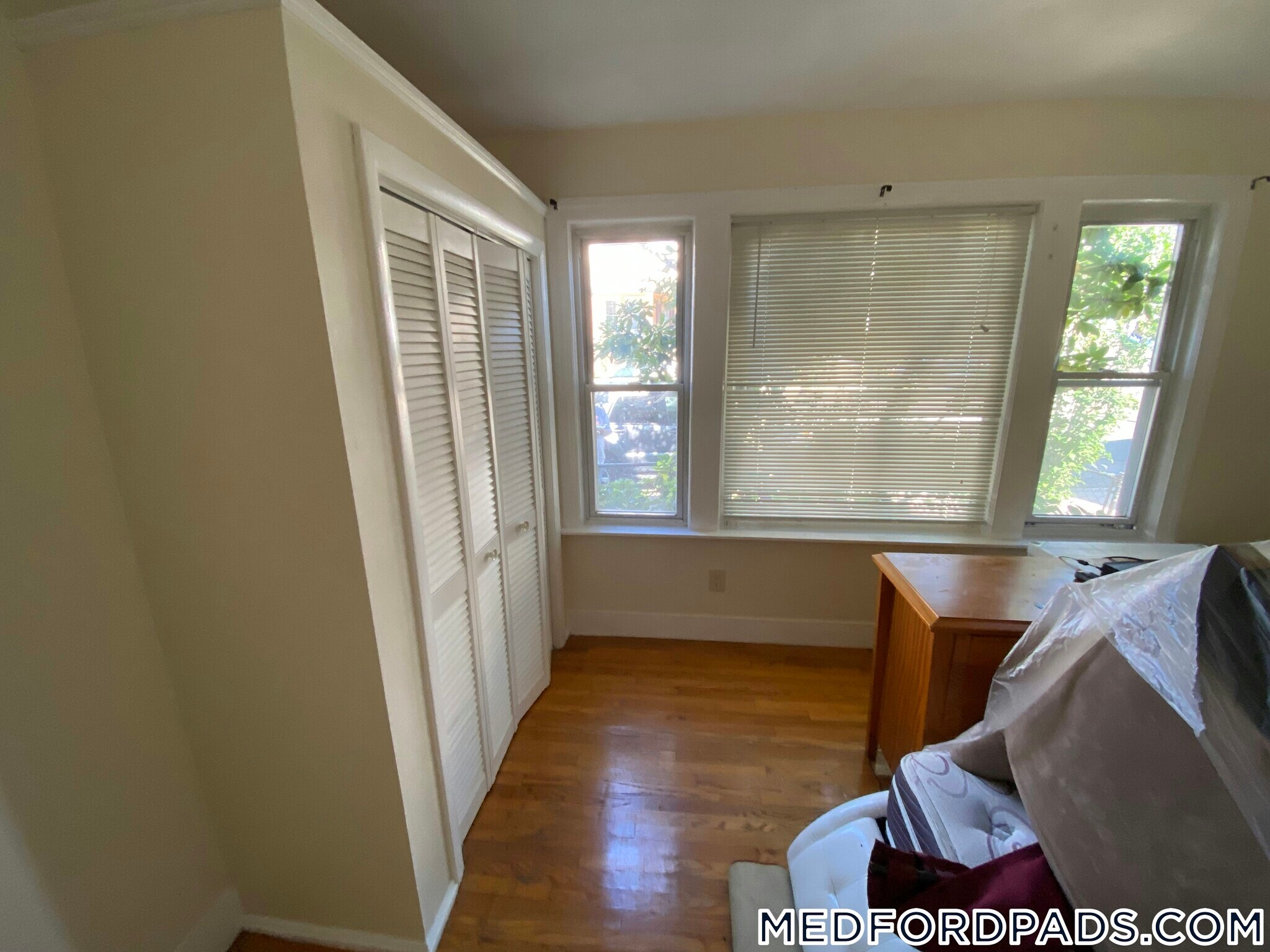 Building Photo - 569 Main St