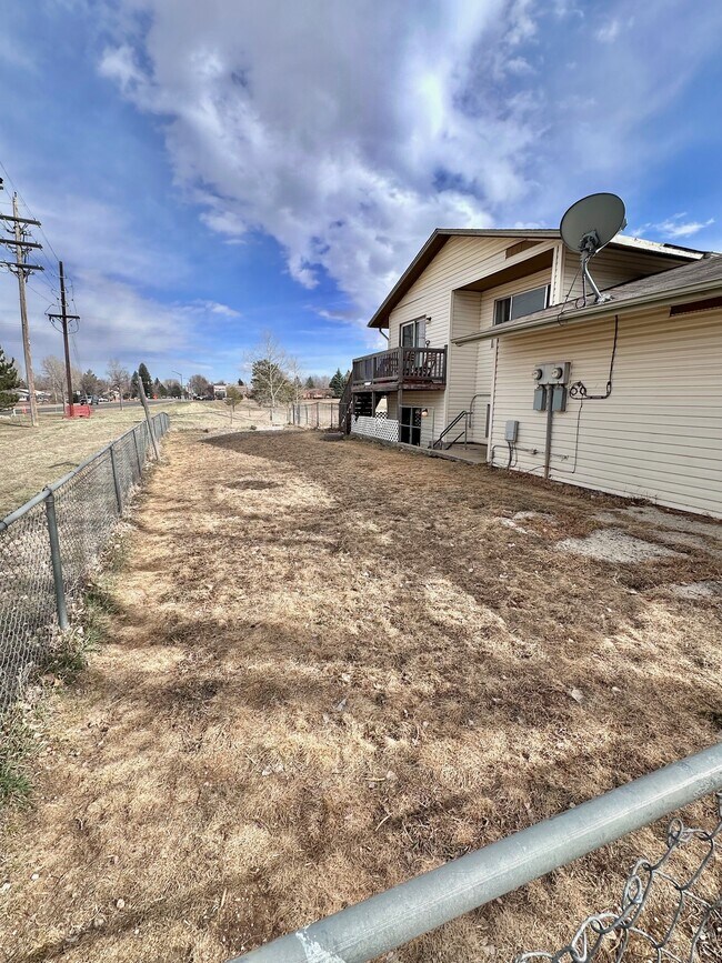 Building Photo - 1600 Banyan Dr