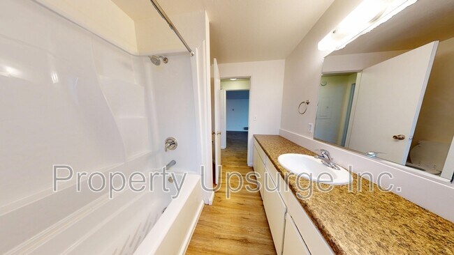 Building Photo - 715 Kimball Rd