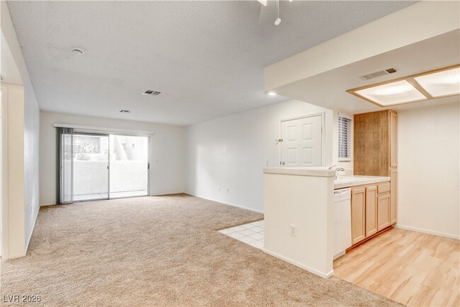 Building Photo - 7100 W Pirates Cove Rd