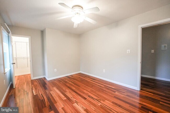 Building Photo - 4230 Avon Dr