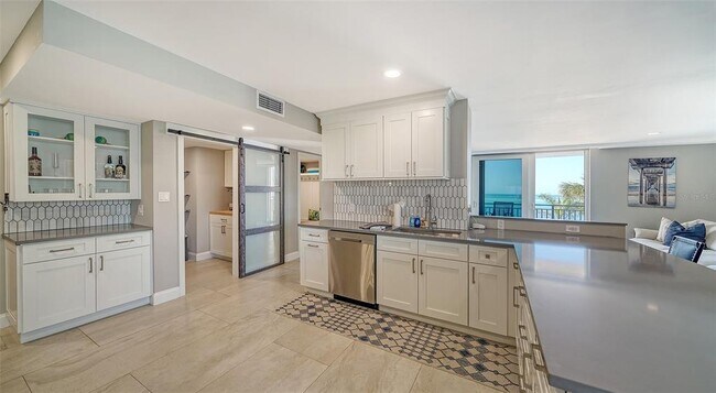 Building Photo - 4822 Ocean Blvd