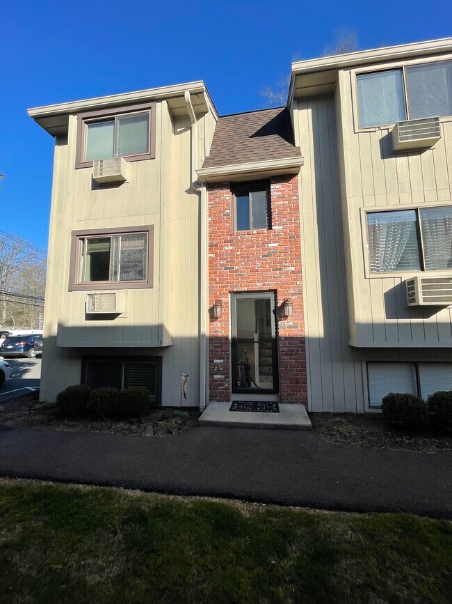 Building Photo - 47 Woodway Rd