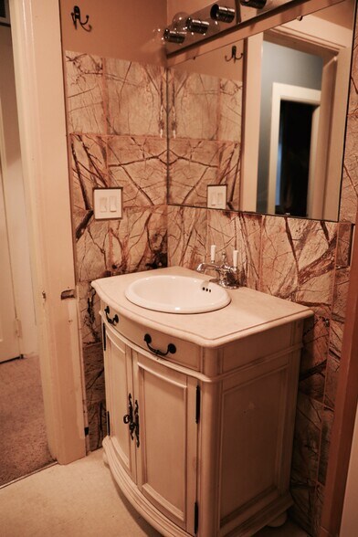 Bathroom - 1631 Main St