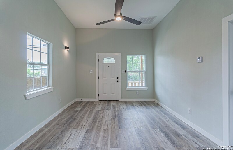 Building Photo - 210 N San Jacinto St