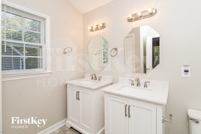 Building Photo - 5630 Poplar Hill Ct