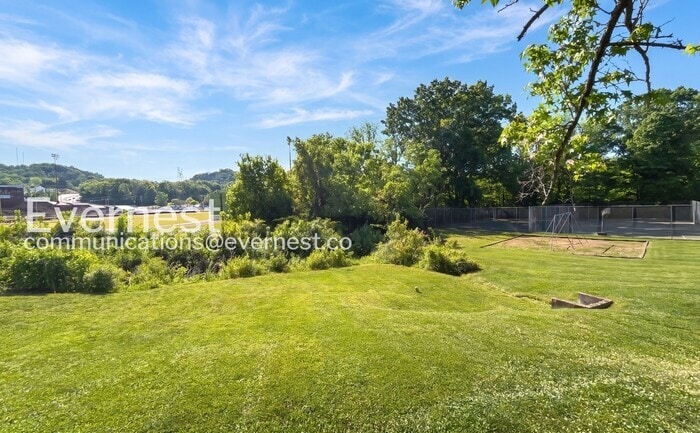 Building Photo - 3966 N Quail Ln