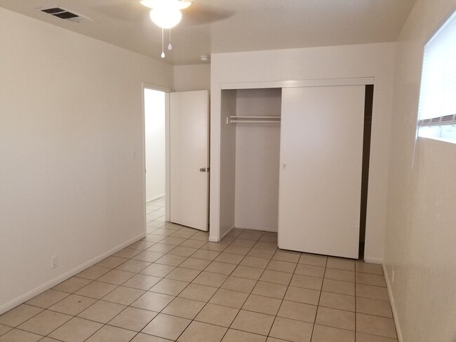 Building Photo - 4 bedroom house for rent