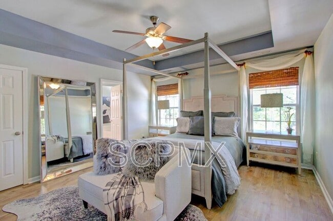 Building Photo - 8963 N Red Maple Cir