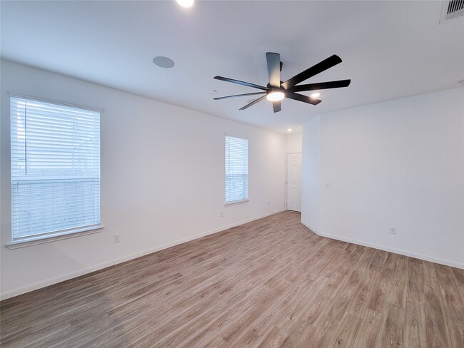 Building Photo - 17986 Plow Beam Dr