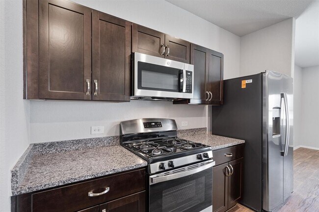 Building Photo - 621 Running Creek Dr