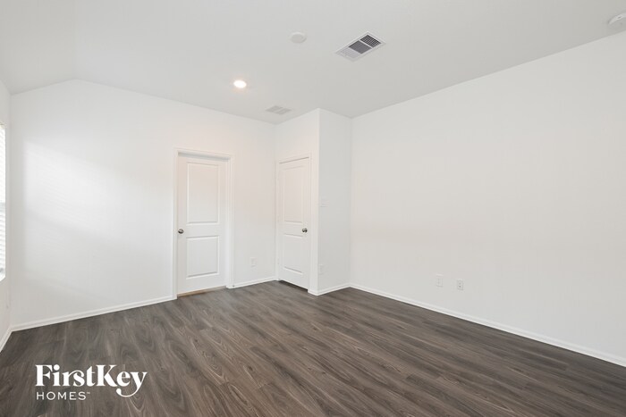 Building Photo - 18430 Summit Ranch Dr