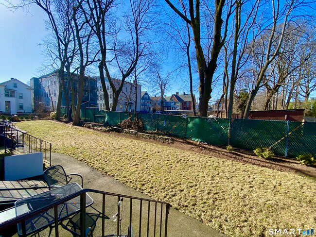 Building Photo - 908 State St