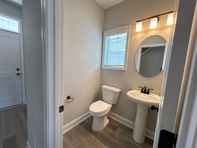 Building Photo - The Landing at Lewis Creek | 4 bedrooms, 2.5 baths