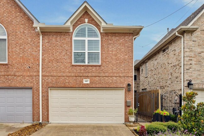Primary Photo - 4907 Inker St
