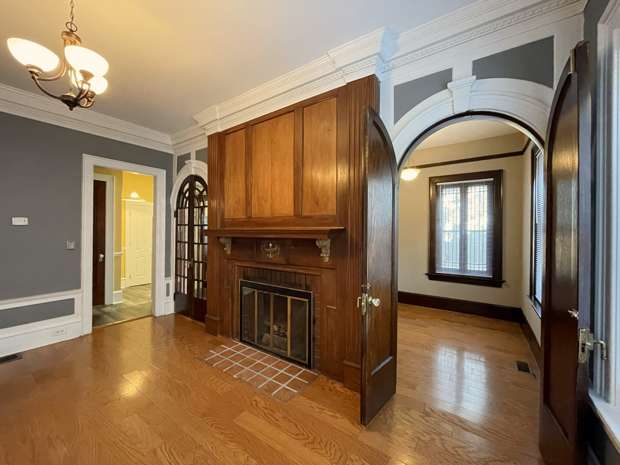 Living Room - 524 W Church St